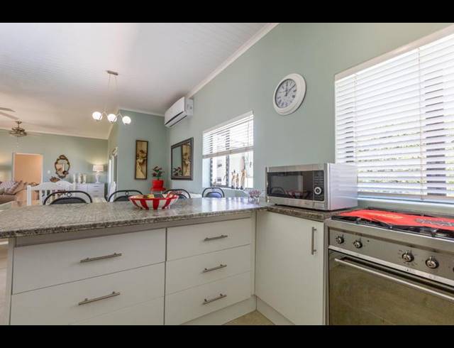 4 BEDROOM HOUSE FOR SALE IN RIEBEEK-KASTEEL